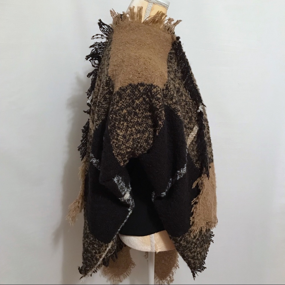 ❌SOLD❌ Accessory Street NWT Knitted Ruana-Poncho One Size - Picture 5 of 8